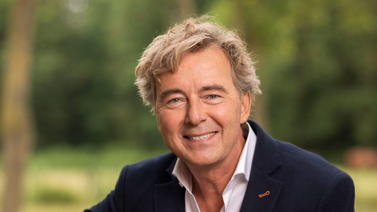 Exclusieve Videoboodschap van Bert van Leeuwen op Maat [DR2027-040]
